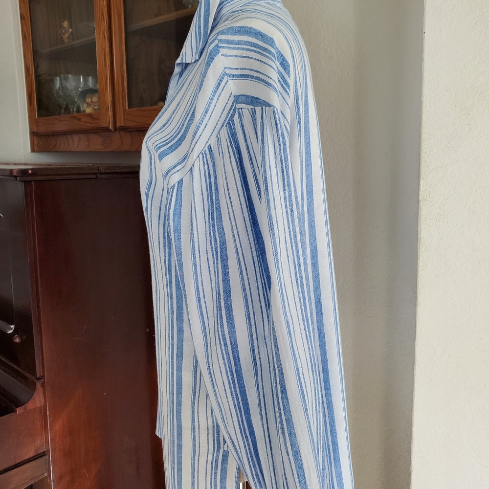 CABI Spring Blue Stripes!!💙🪴 - Picture 2 of 8